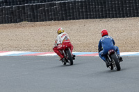 Vintage-motorcycle-club;eventdigitalimages;mallory-park;mallory-park-trackday-photographs;no-limits-trackdays;peter-wileman-photography;trackday-digital-images;trackday-photos;vmcc-festival-1000-bikes-photographs